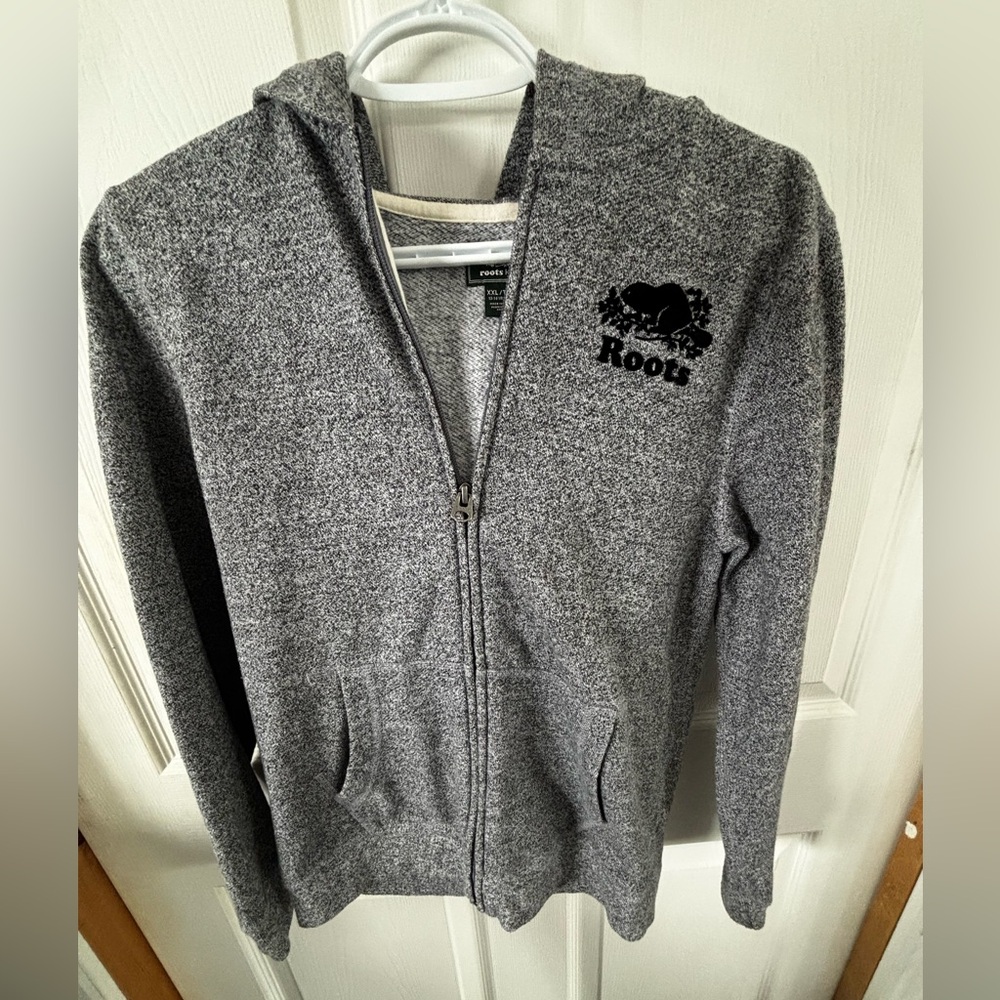 Kids roots sweater in good condition